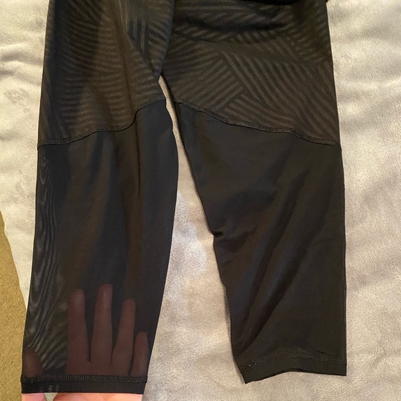 Old Navy High Waisted Leggings - Picture 2 of 4